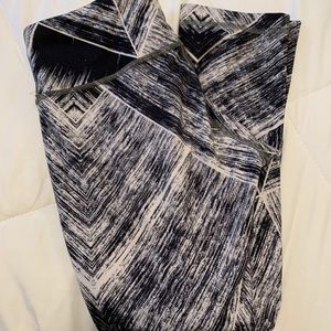Lululemon leggings SIZE 6